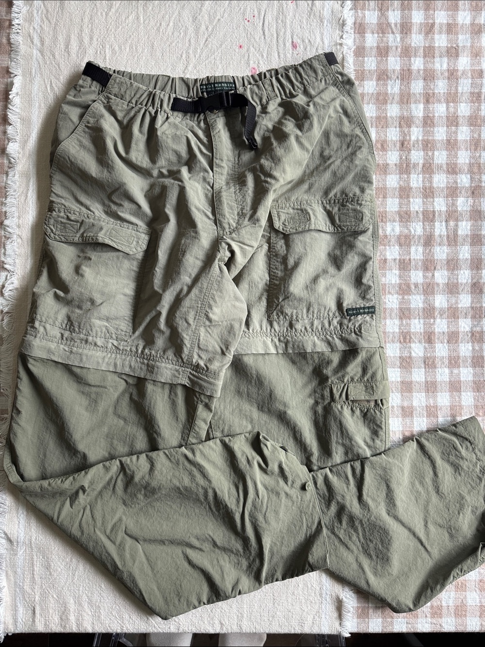Royal Robbins Men's Cargo Pants in Olive Green with Black Belt
